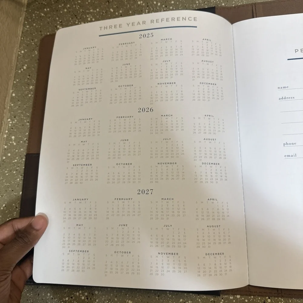 AT-A-GLANCE My Month 2025 Clipboard Planner Dark Brown Faux Leather YP600-09‎